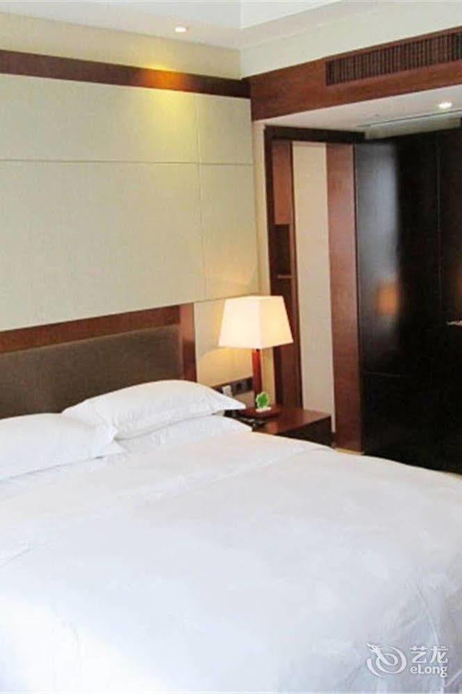 Bavaria City Hotel Beihai Exteriör bild